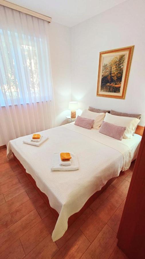 Apartments Lola Rovinj Eksteriør billede