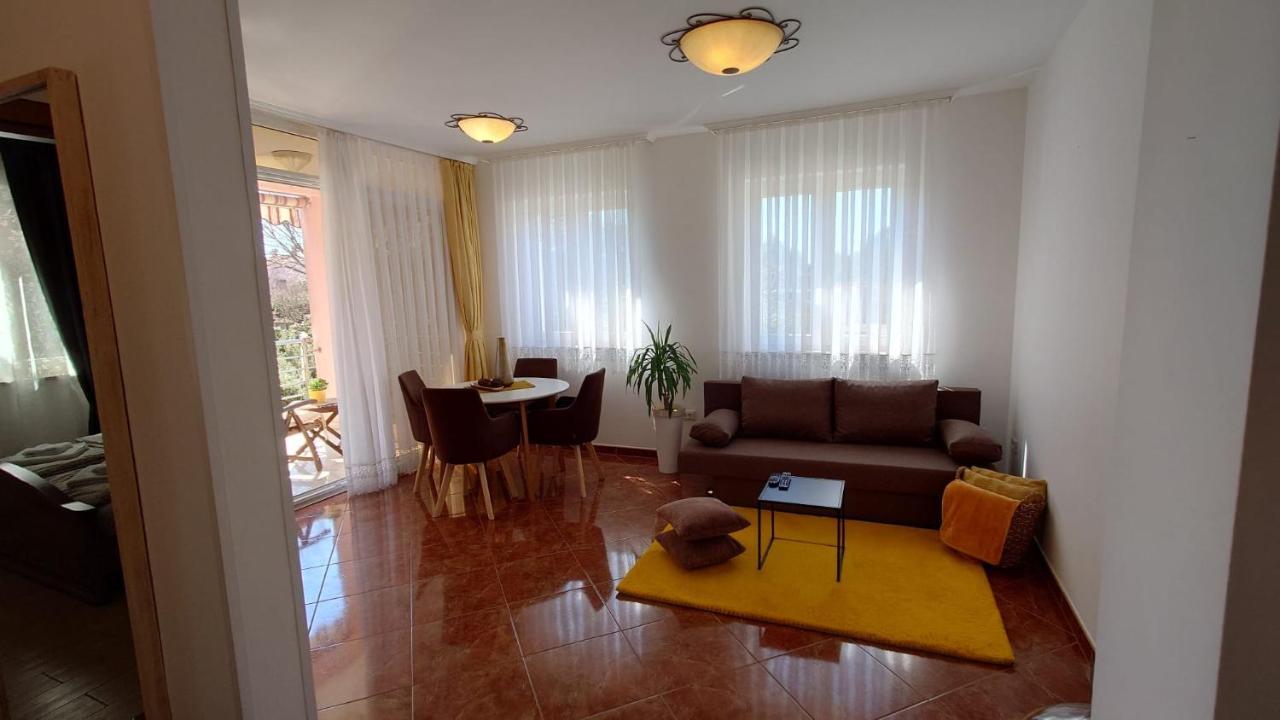 Apartments Lola Rovinj Eksteriør billede
