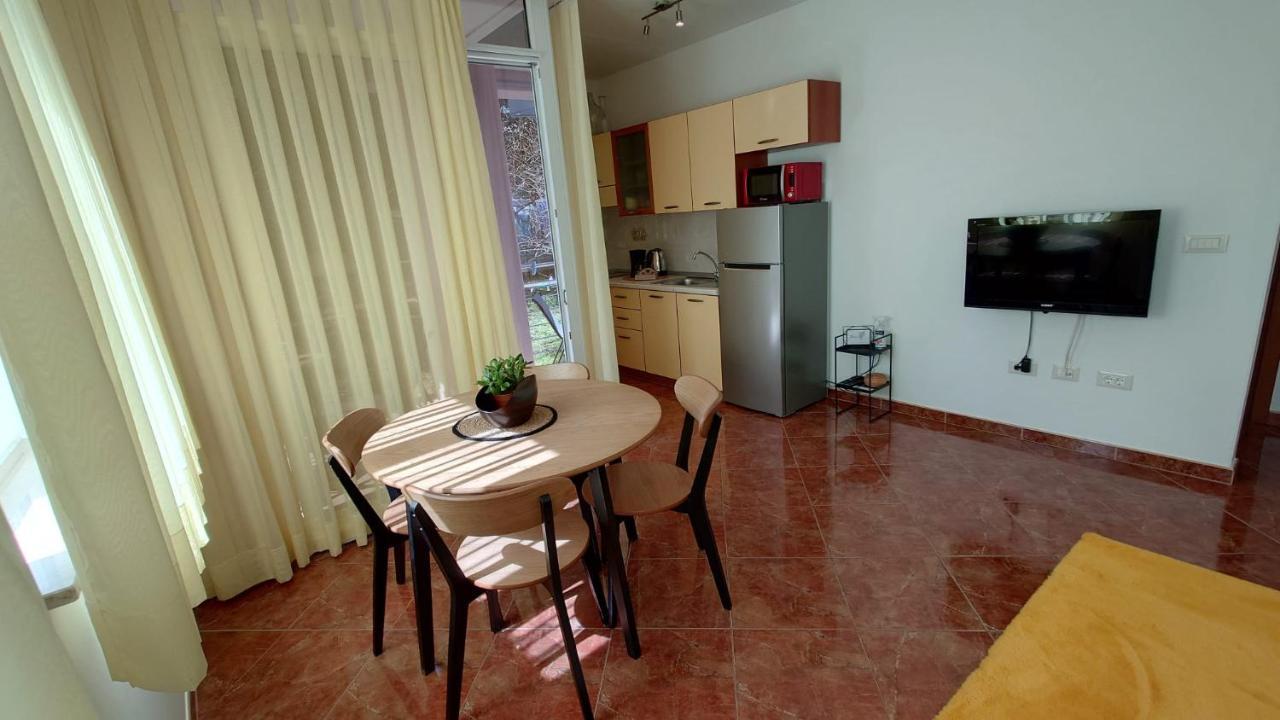 Apartments Lola Rovinj Eksteriør billede