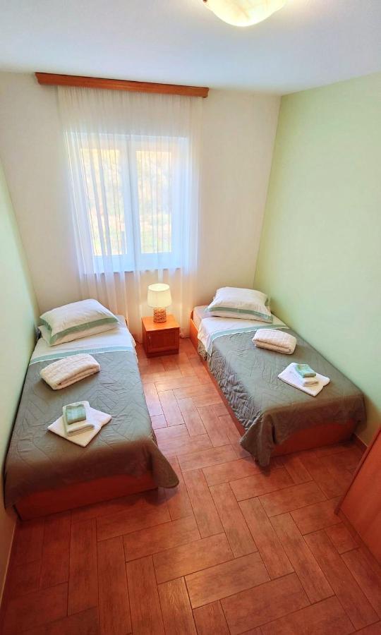 Apartments Lola Rovinj Eksteriør billede
