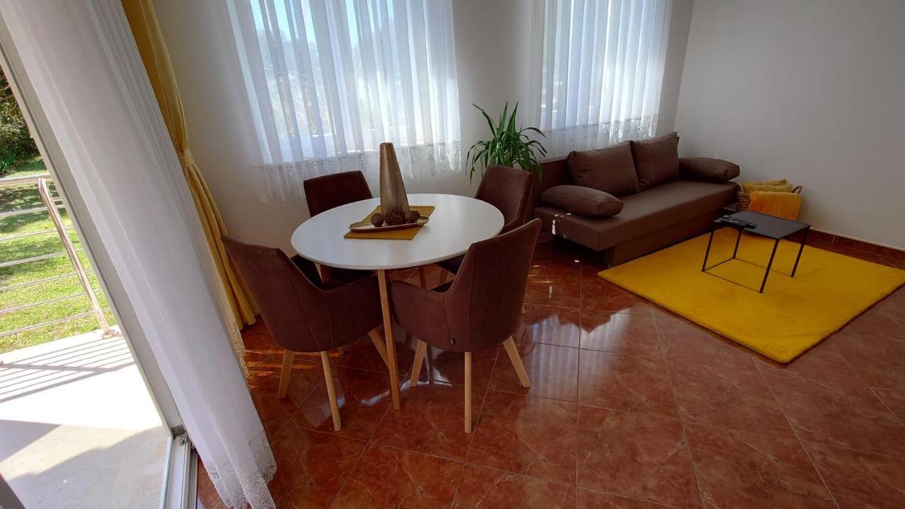 Apartments Lola Rovinj Eksteriør billede