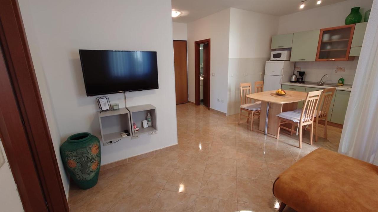 Apartments Lola Rovinj Eksteriør billede
