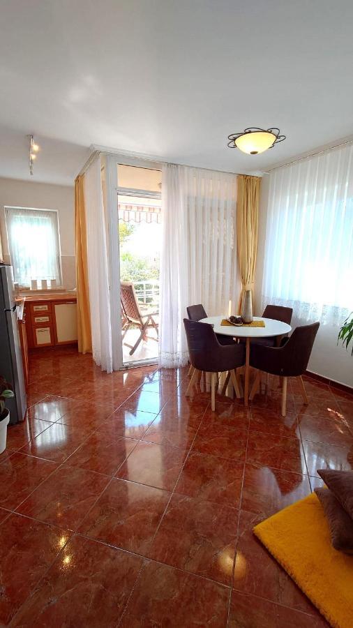 Apartments Lola Rovinj Eksteriør billede