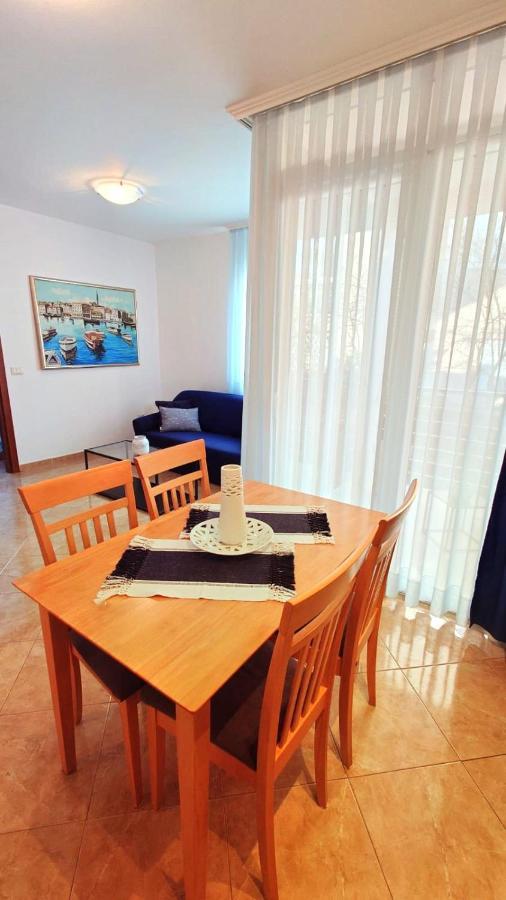 Apartments Lola Rovinj Eksteriør billede