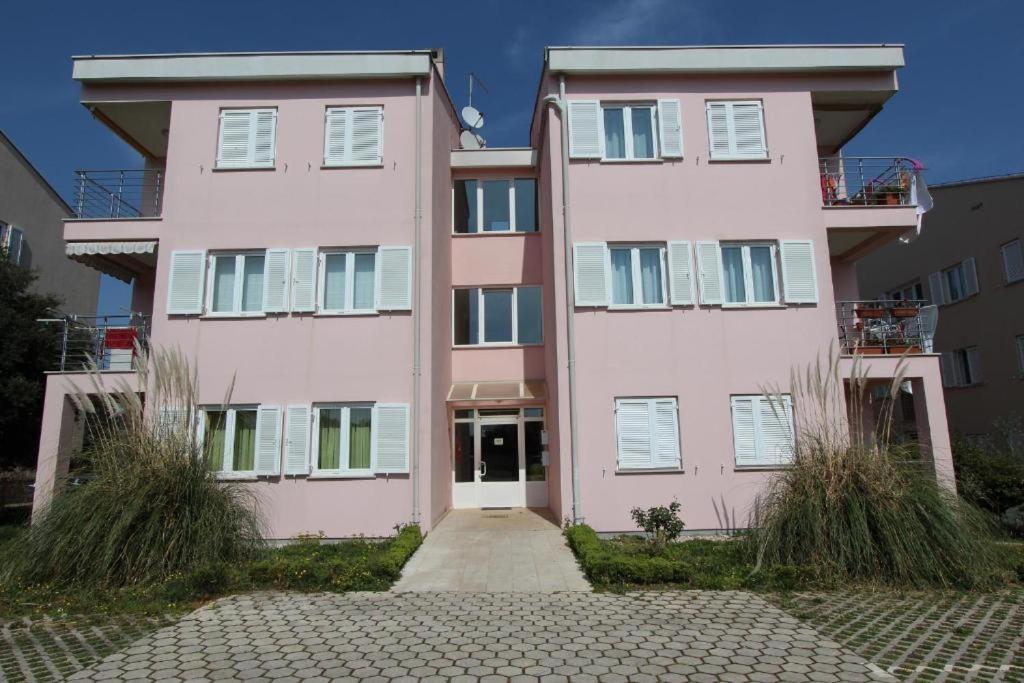 Apartments Lola Rovinj Eksteriør billede